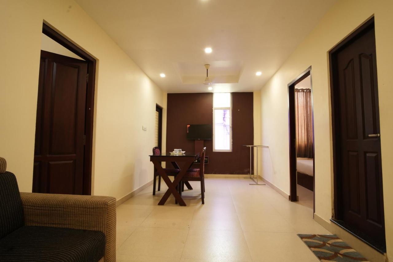 K V Suites Kochi Exterior foto