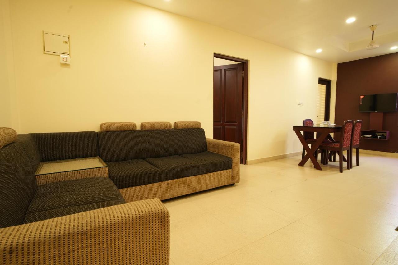 K V Suites Kochi Exterior foto