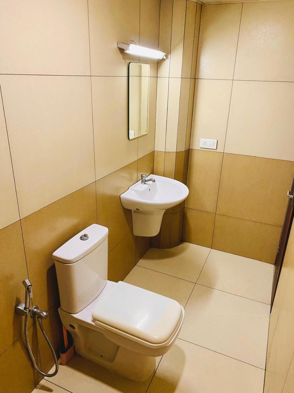 K V Suites Kochi Exterior foto